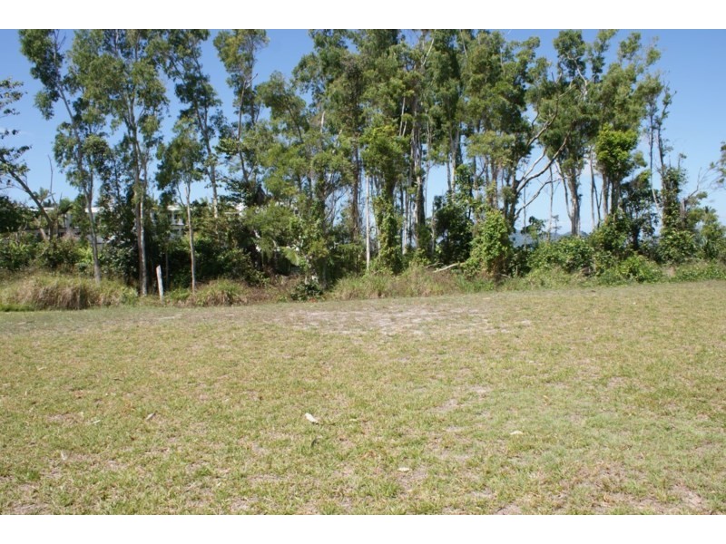 14 Shore Street, Wongaling Beach QLD 4852