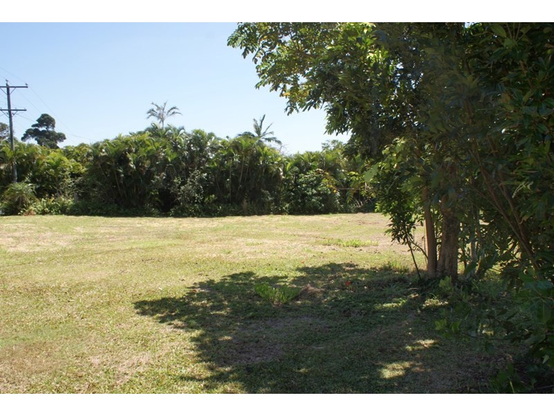 Cnr Pioneer and Cutten Streets, Bingil Bay QLD 4852