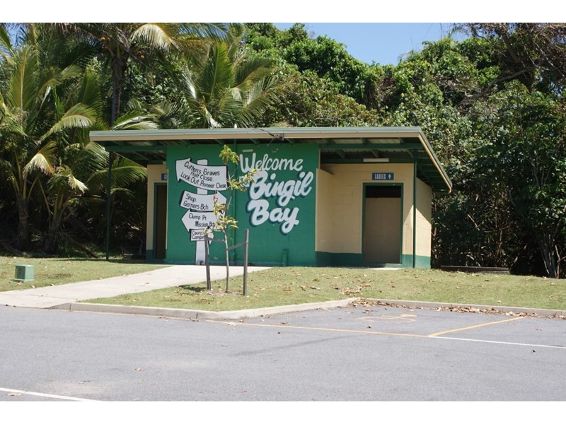 Cnr Pioneer and Cutten Streets, Bingil Bay QLD 4852