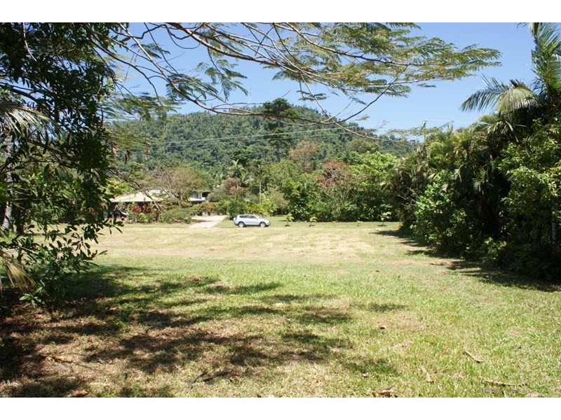 Cnr Pioneer and Cutten Streets, Bingil Bay QLD 4852