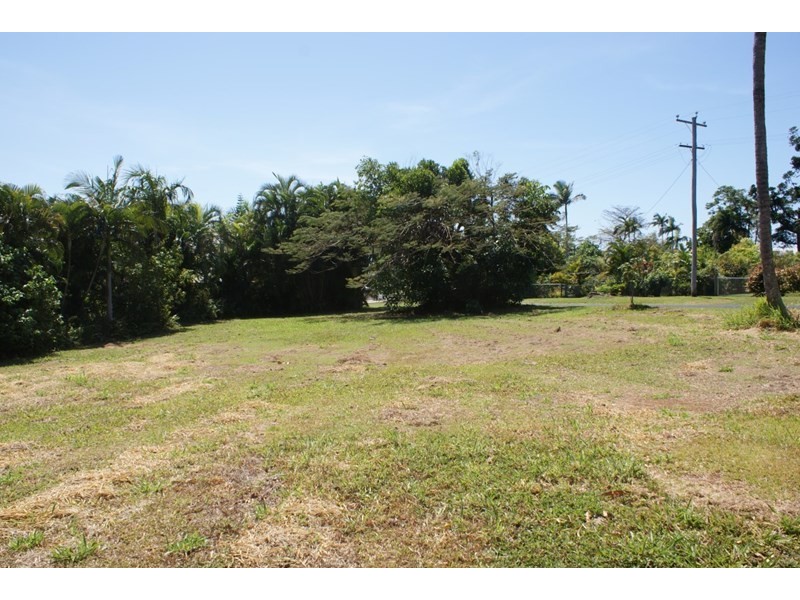 Cnr Pioneer and Cutten Streets, Bingil Bay QLD 4852