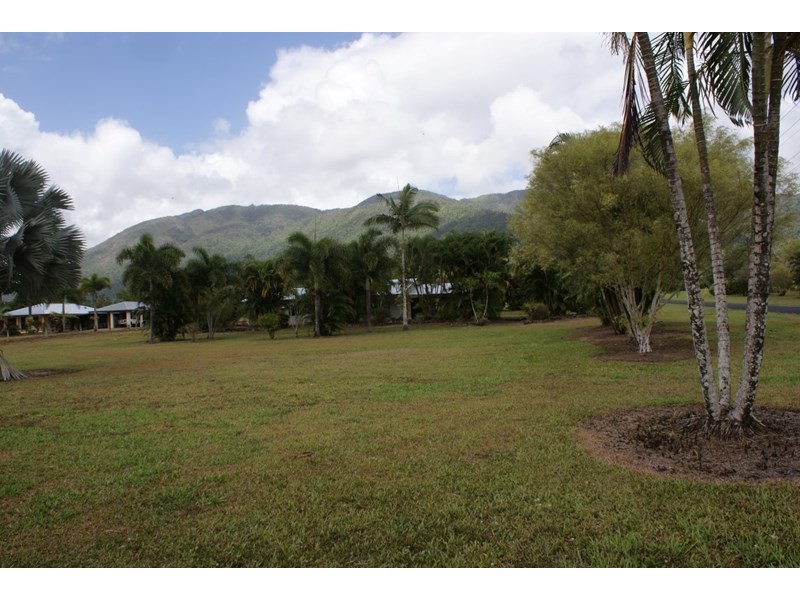 7 Dinan Close, Bulgun QLD 4854