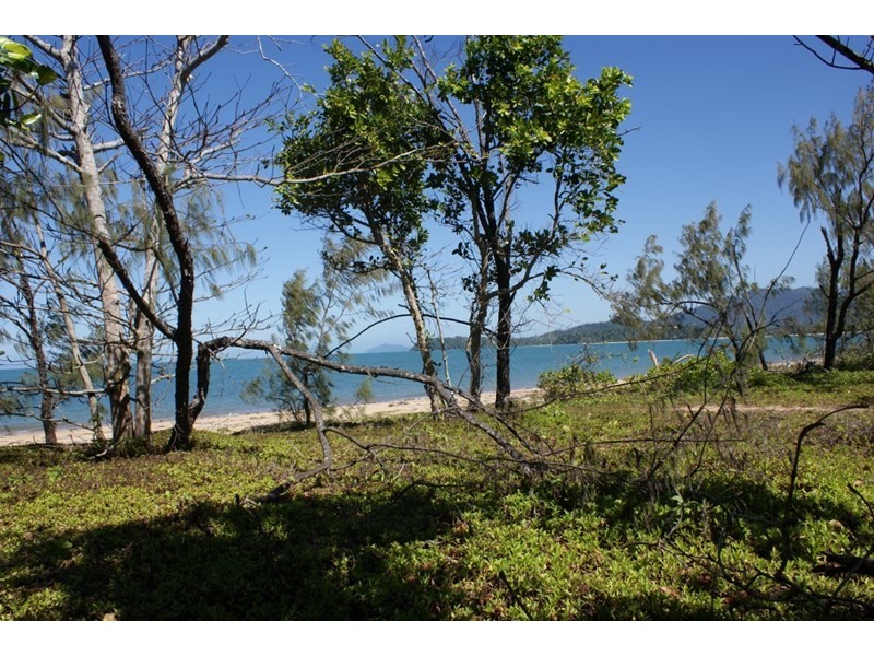 Kurrimine Beach QLD 4871
