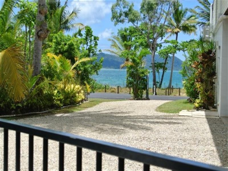 152 Kennedy Esplanade, South Mission QLD 4852