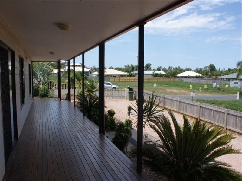 25 Spinnaker Street, South Mission QLD 4852