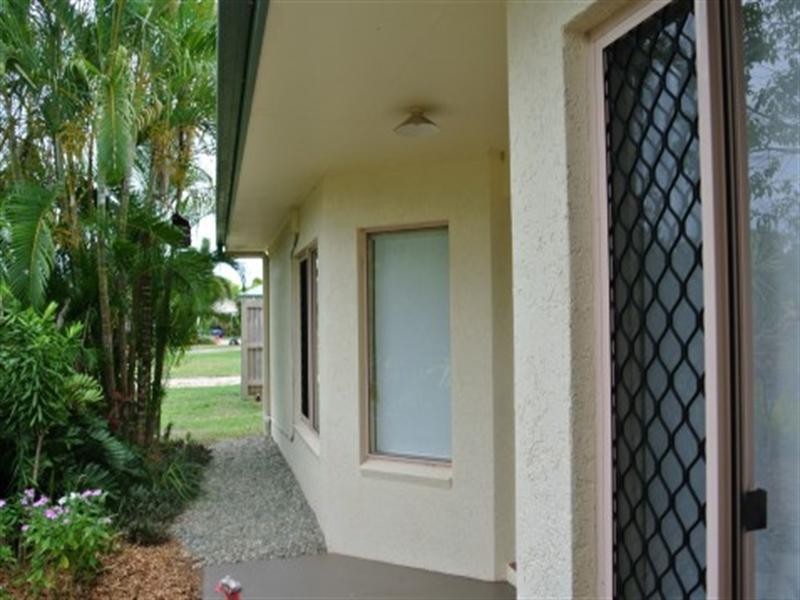 36 Holland Street, Wongaling Beach QLD 4852