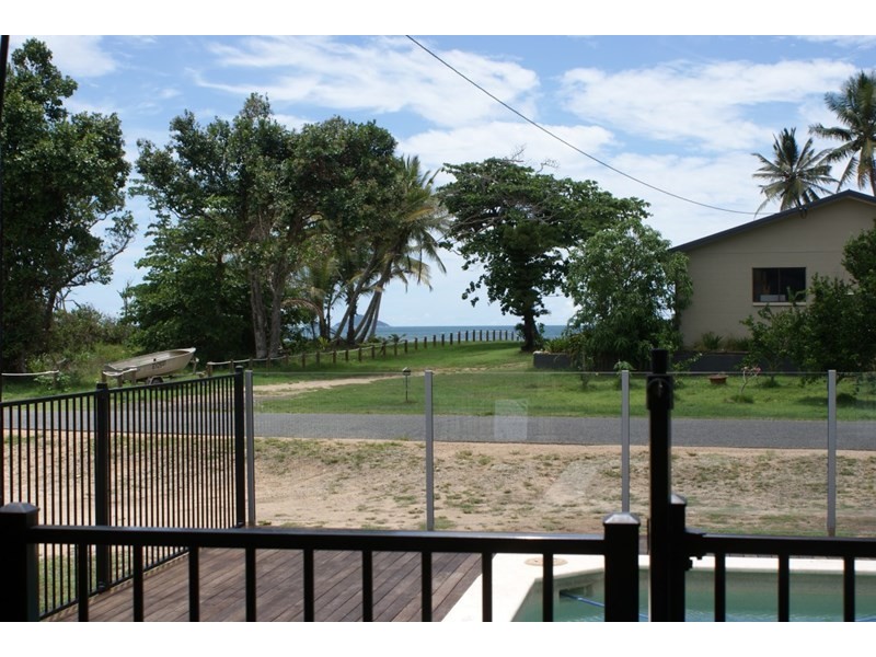 29 Luff Street, Hull Heads QLD 4854