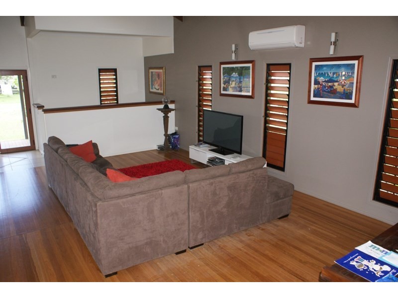 29 Luff Street, Hull Heads QLD 4854