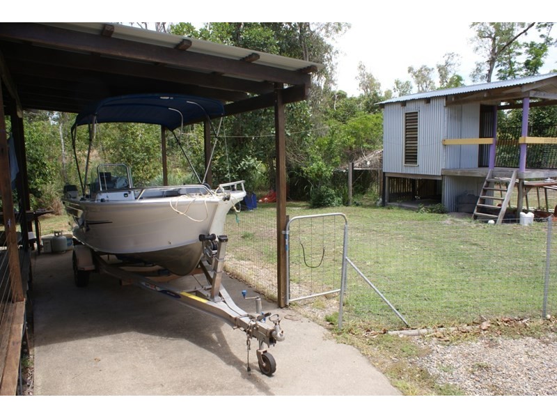 29 Luff Street, Hull Heads QLD 4854