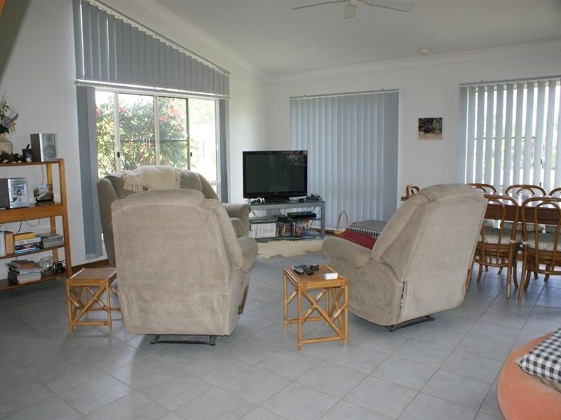 44 Seafarer Street, South Mission QLD 4852