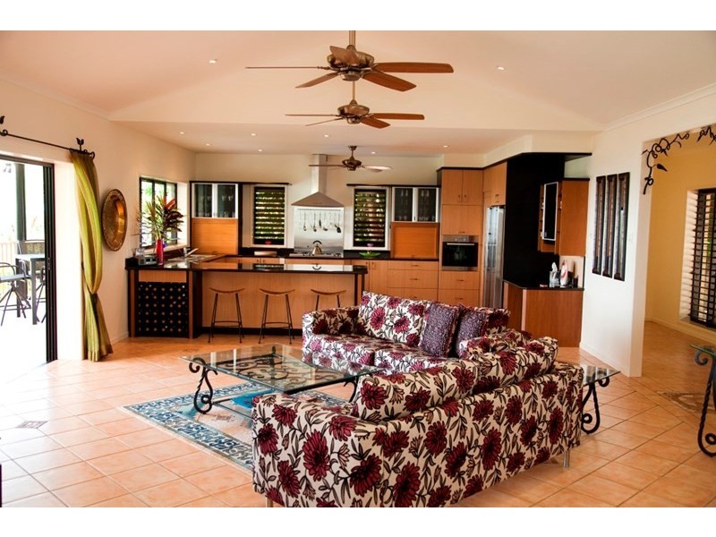 8/23 The Boulevard, South Mission QLD 4852