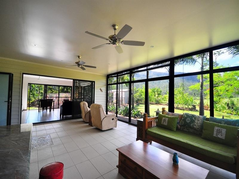 717 Old Tully Road, Tully QLD 4854