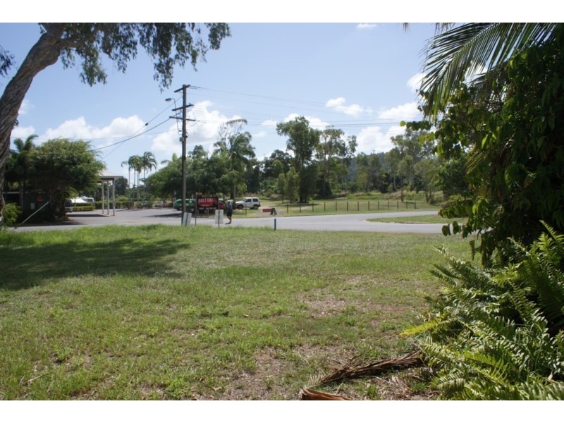 4 Wongaling Beach Road, Wongaling Beach QLD 4852