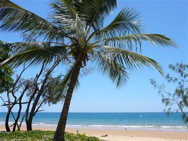 36 Holland Street, Wongaling Beach QLD 4852