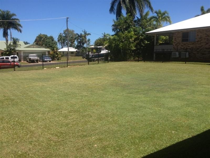 13 Leslie Lane, South Mission QLD 4852