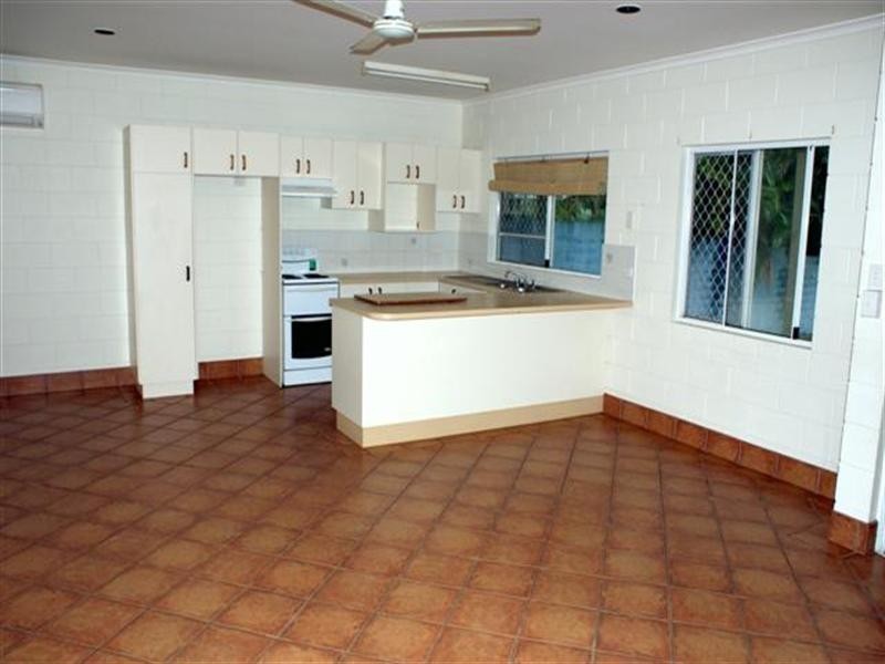 10 Commodore Street, Mission Beach QLD 4852