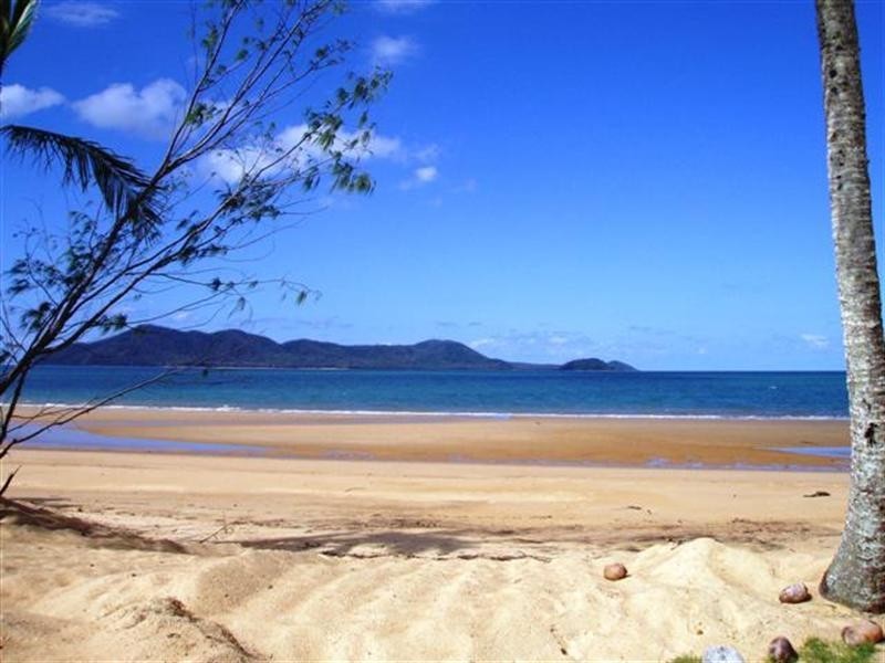 10 Commodore Street, Mission Beach QLD 4852