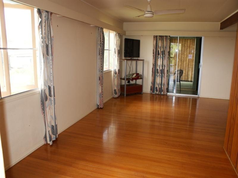 16 Dowzer, Tully QLD 4854