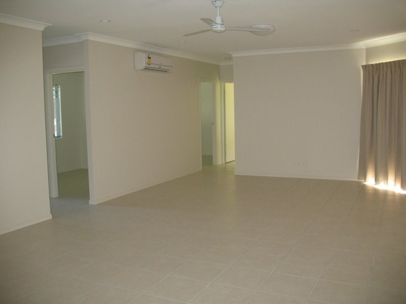10 Spinnaker Street, South Mission QLD 4852