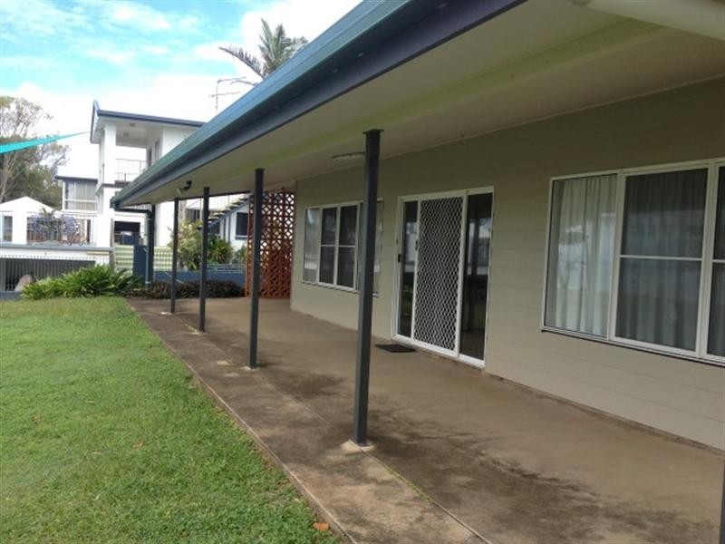 110 Kennedy Esplanade, South Mission QLD 4852