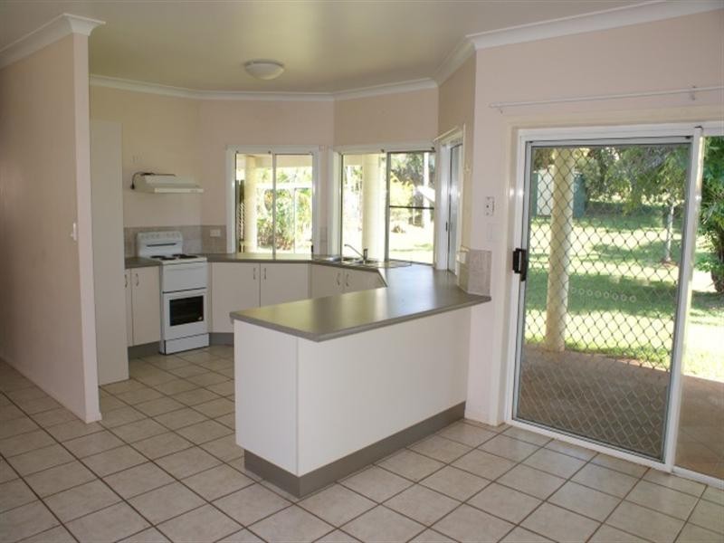 16 Kent Close, Mission Beach QLD 4852