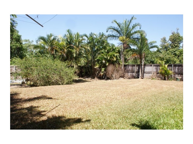 1 Kent Close, Mission Beach QLD 4852