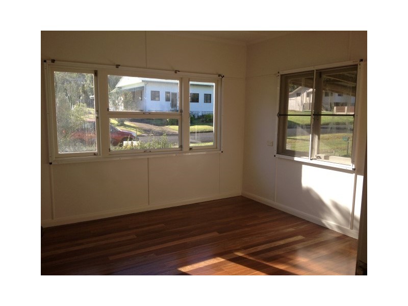 9 McQuillan Street, Tully QLD 4854
