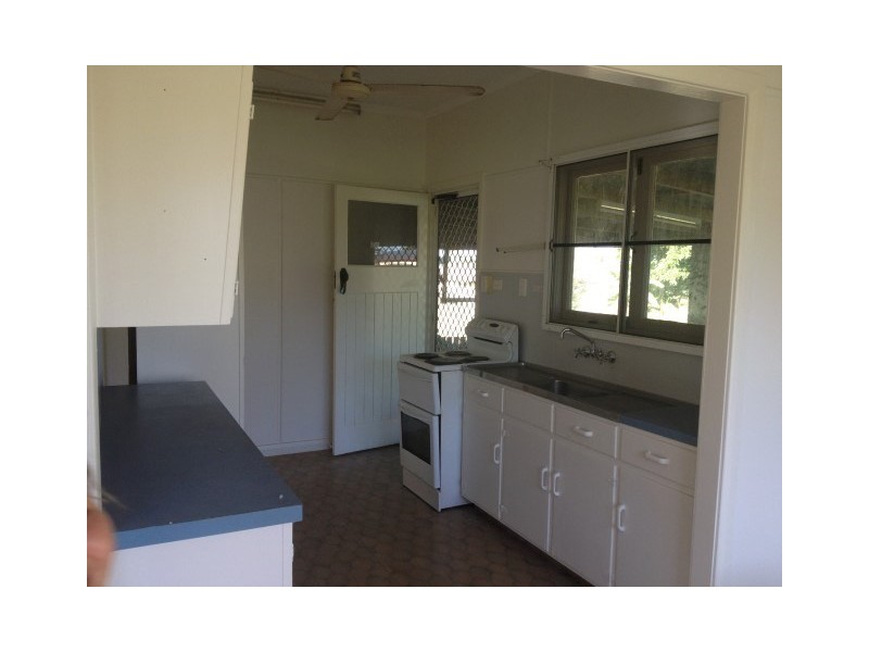 9 McQuillan Street, Tully QLD 4854