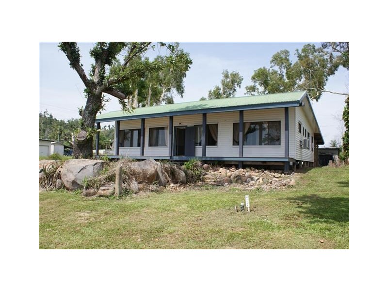 14 Kennedy Esplanade, South Mission QLD 4852