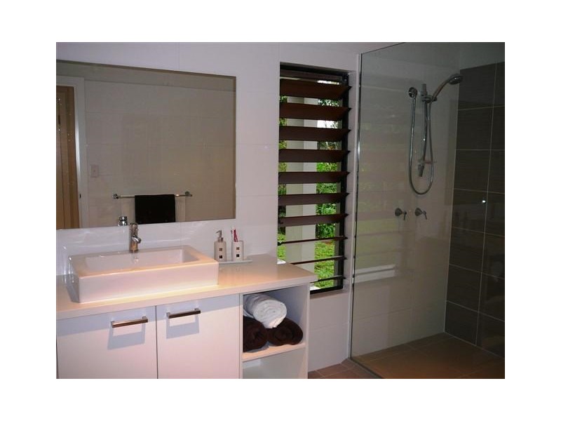 15 Pioneer Street, Mission Beach QLD 4852