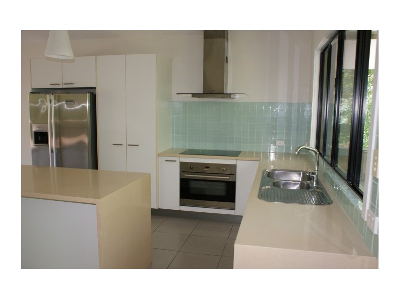 15 Pioneer Street, Mission Beach QLD 4852