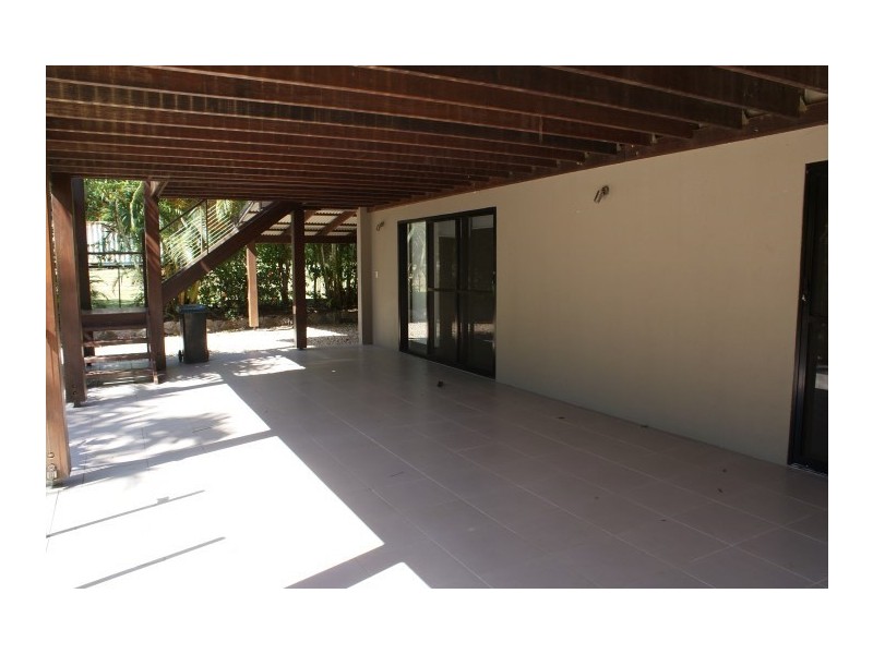 15 Pioneer Street, Mission Beach QLD 4852