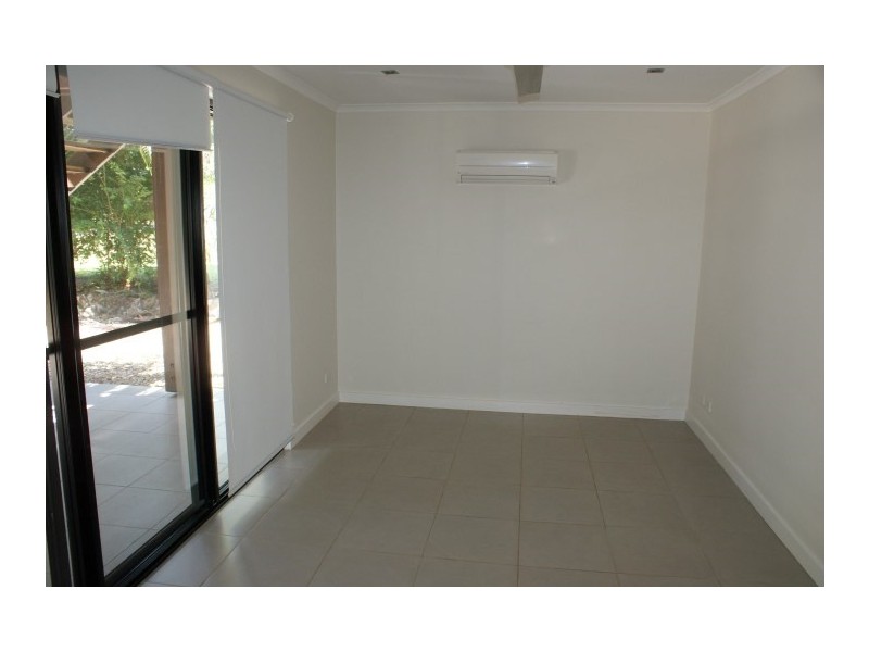 15 Pioneer Street, Mission Beach QLD 4852