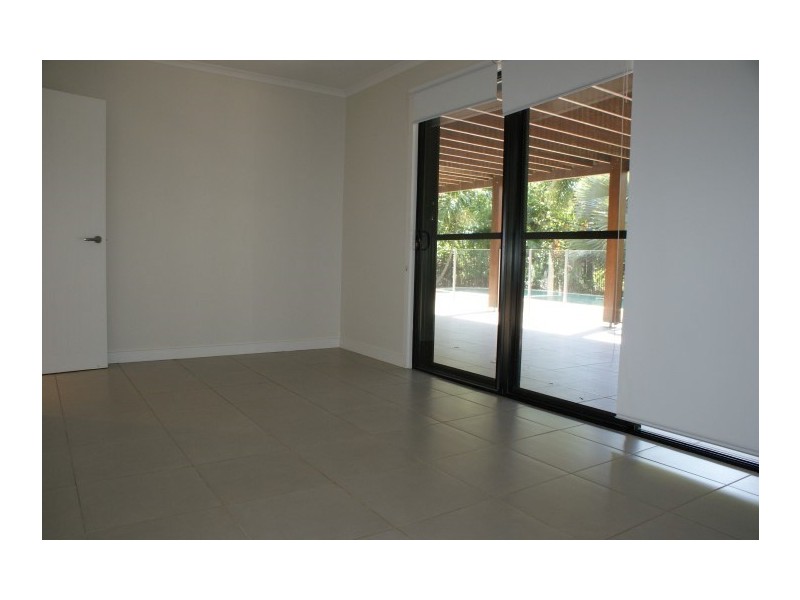 15 Pioneer Street, Mission Beach QLD 4852