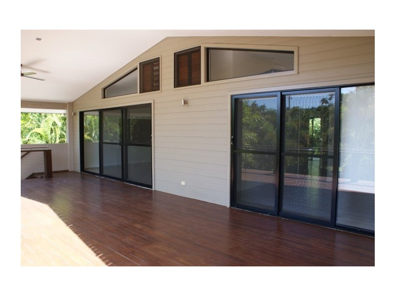 15 Pioneer Street, Mission Beach QLD 4852