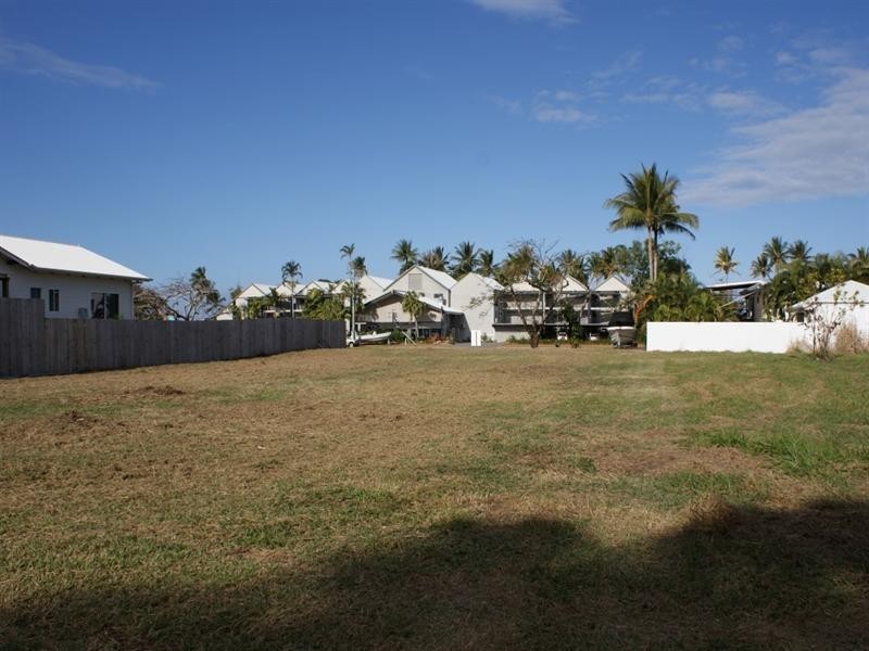 6 Southward Street, Mission Beach QLD 4852
