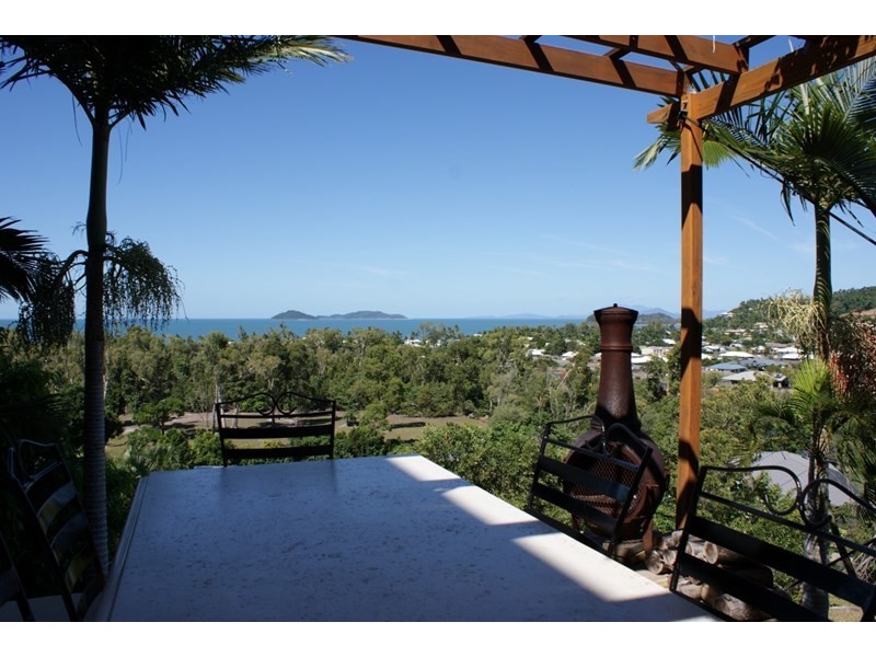 1 Bedarra Terrace, South Mission QLD 4852