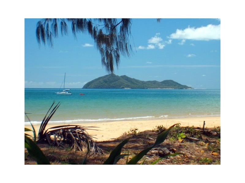 4 James Road, Mission Beach QLD 4852