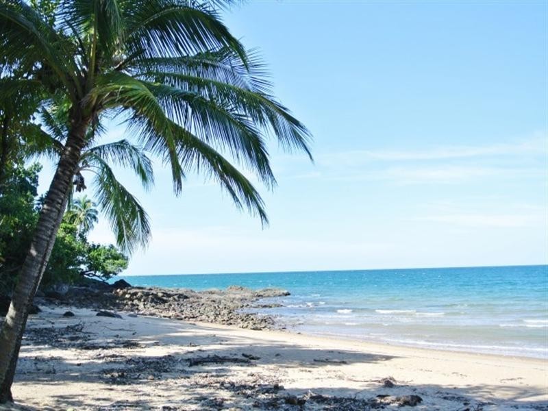 32 Bingil Bay Road, Bingil Bay QLD 4852