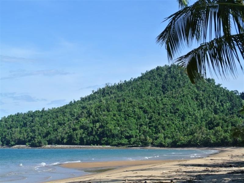 32 Bingil Bay Road, Bingil Bay QLD 4852