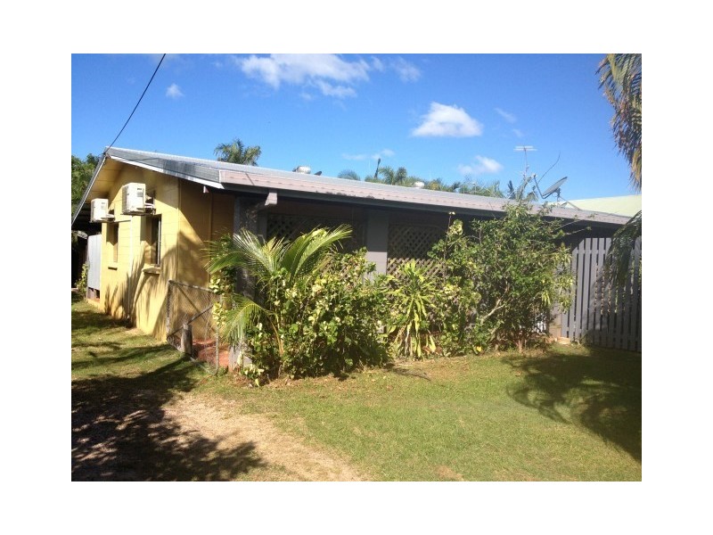 1/6 Holland Street, Wongaling Beach QLD 4852