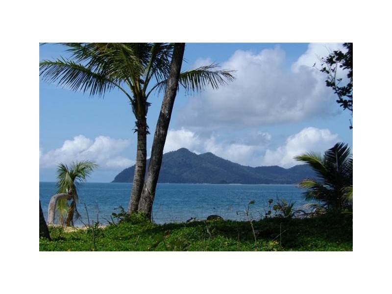 1/6 Holland Street, Wongaling Beach QLD 4852