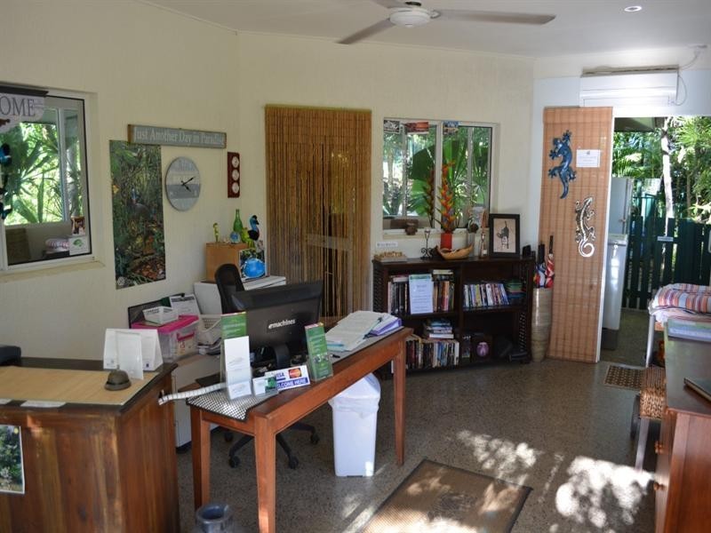 9 Endeavour Avenue, Mission Beach QLD 4852