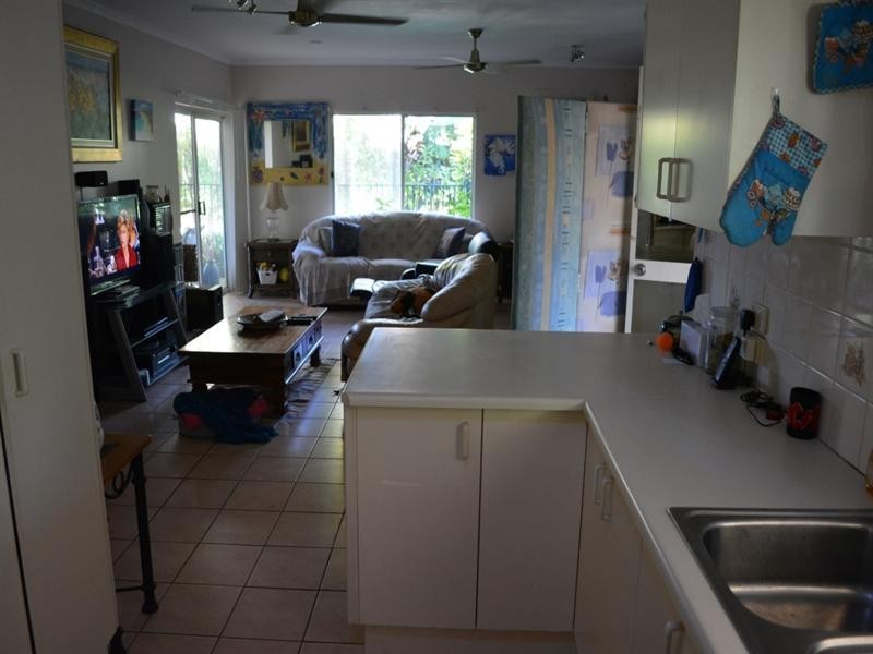 9 Endeavour Avenue, Mission Beach QLD 4852