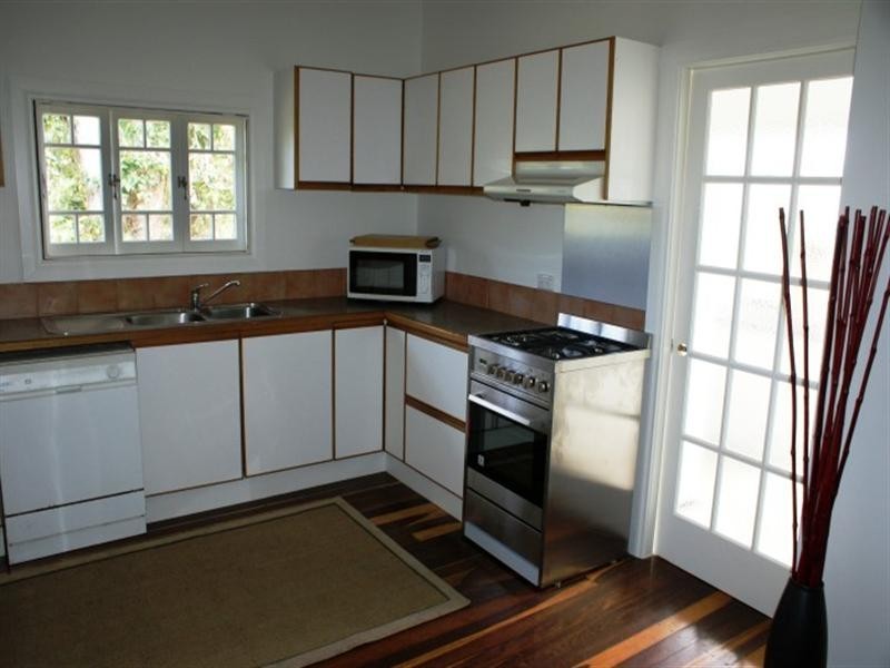 16 Southward Street, Mission Beach QLD 4852