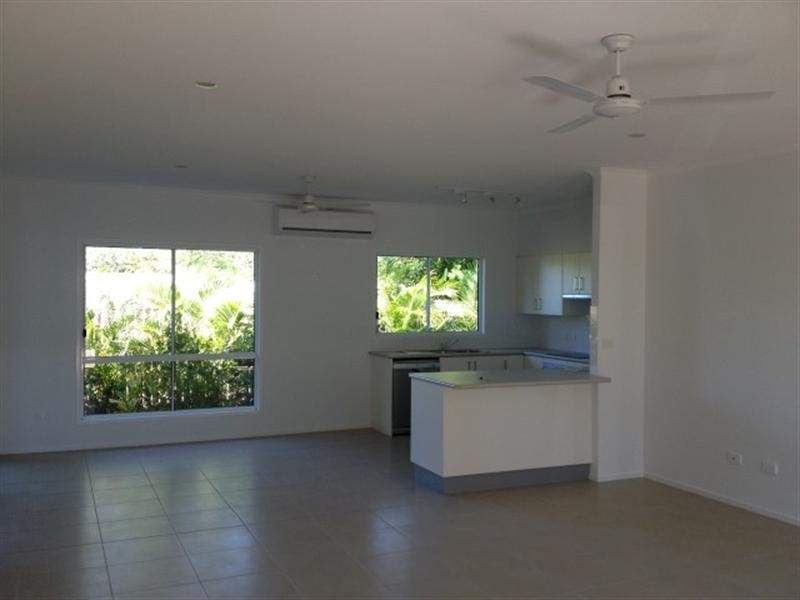 2/20 Seaview Street, Mission Beach QLD 4852