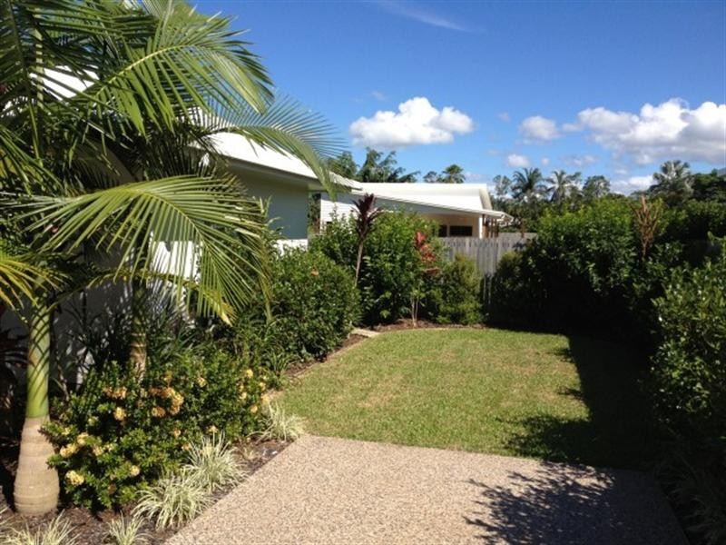 2/20 Seaview Street, Mission Beach QLD 4852