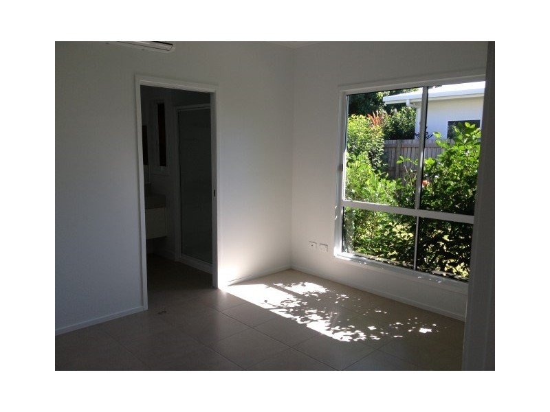 1/20 Seaview Street, Mission Beach QLD 4852