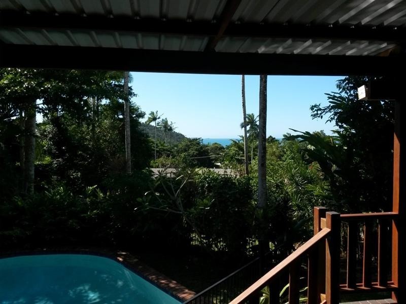 49 Cutten Street, Bingil Bay QLD 4852