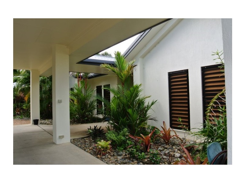 42 Holland Street, Wongaling Beach QLD 4852